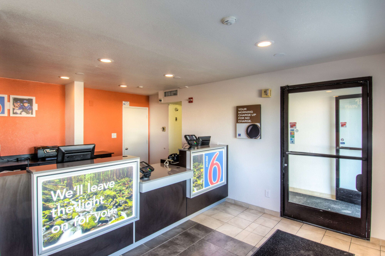 Others 5, Motel 6 Redding North, Shasta
