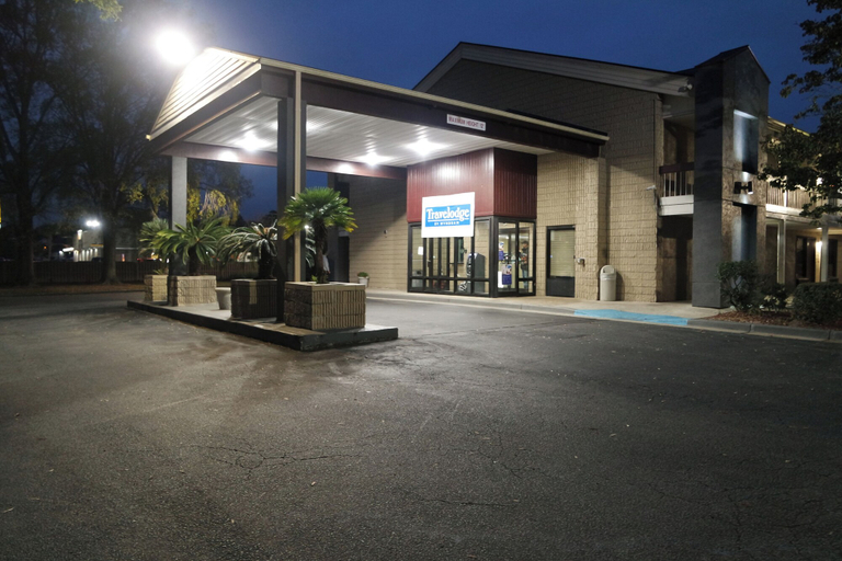 Exterior & Views 2, Travelodge by Wyndham North Charleston, Charleston