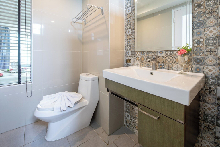 Bathroom 5, Impress Resort, Pulau Phuket