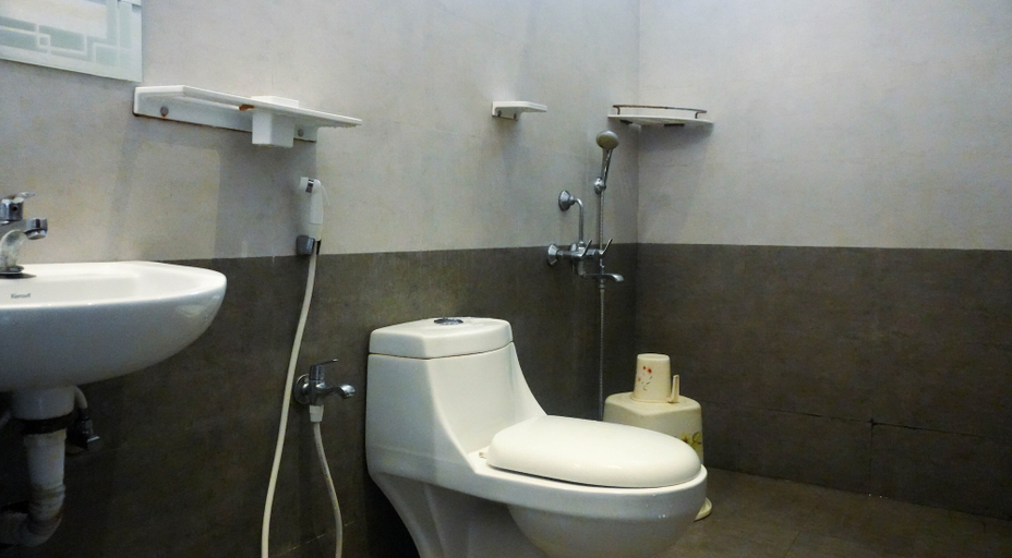 Bathroom 4, River Valley Resorts, The Nilgiris