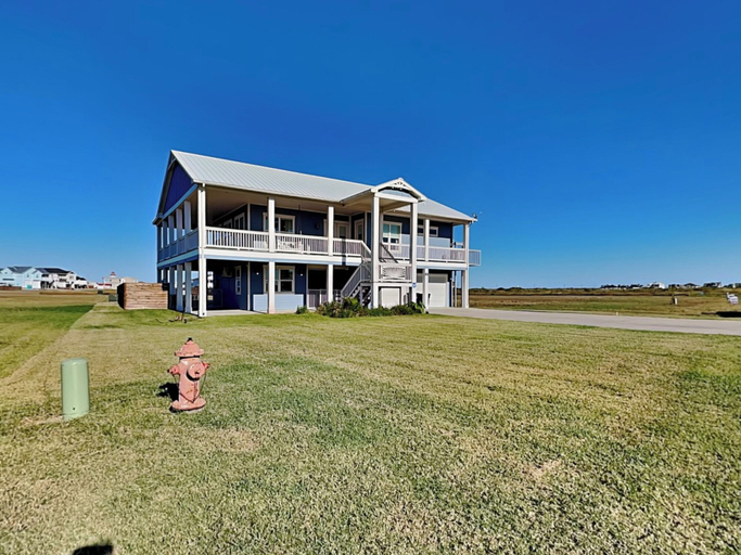 Exterior & Views 2, Salty Sunrise by Miss Kitty’s, Aransas