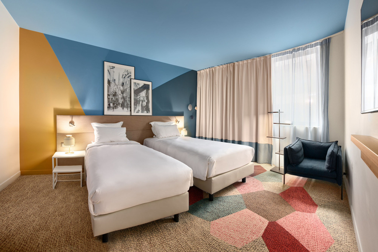 Bedroom 2, Radisson Hotel Bordeaux Saint Jean, Gironde
