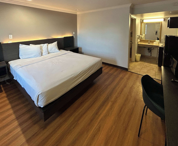 Bedroom 4, Studio 6 Mojave, CA - Airport, Kern