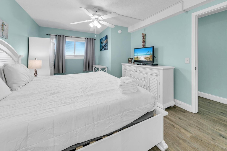 Bedroom 4, The Summit 924, Bay