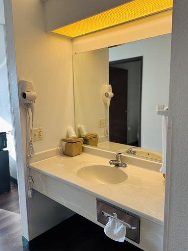 Bathroom 4, Bilmar Inn & Suites Dell Rapids Near Sioux Falls, Minnehaha