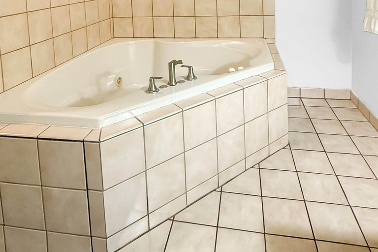 Bathroom 4, Super 8 by Wyndham Williston ND, Williams