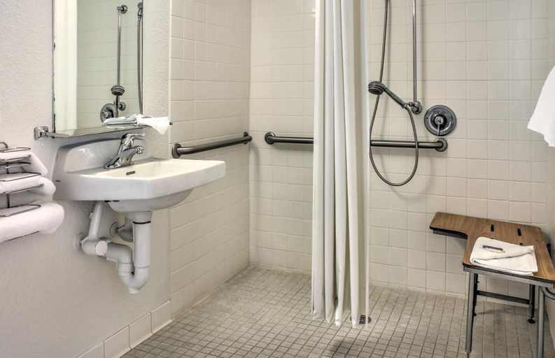 Bathroom 4, Motel 6 Mojave, CA, Kern