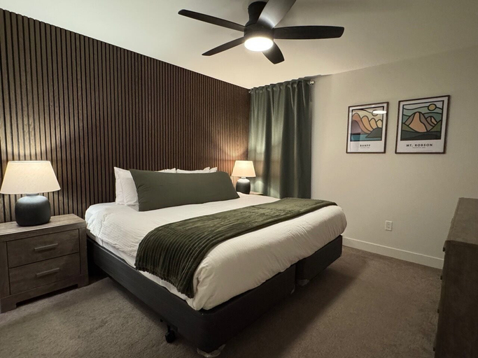 Bedroom 3, Granite Ridge Condo by Revelstoke Vacations, Columbia-Shuswap