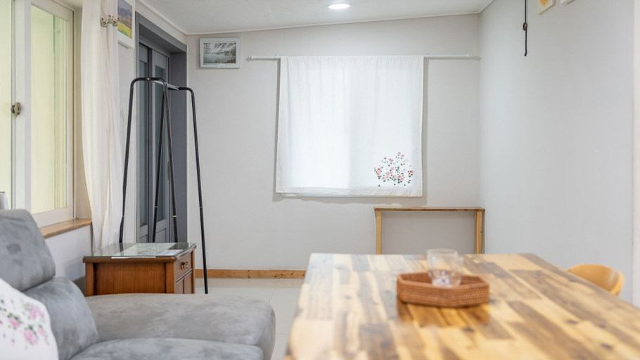 Bedroom 3, Gyeongju Nenugnam20 Hanok Pension, Gyeongju