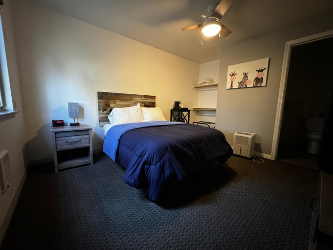 Bedroom 2, R3 Hotel LGBTQIA All Welcome Adults Only, Sonoma