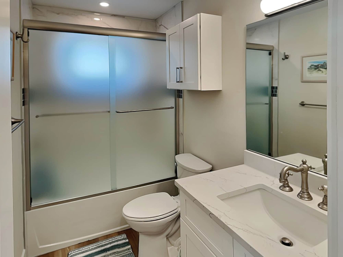 Bathroom, Doc's Cottage by Distinctive Beach Rentals, Lee