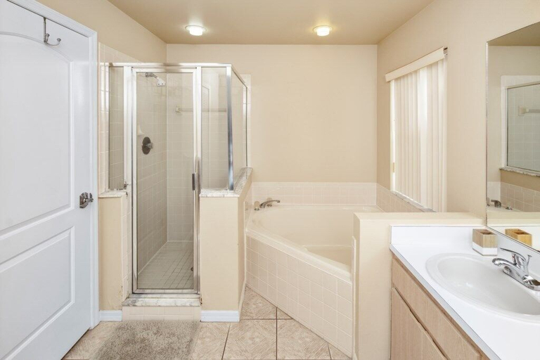 Bathroom 4, Wr001or 4 Bedroom Home by RedAwning, Polk