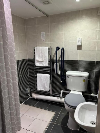 Bathroom 3, Redwings Lodges Birmingham, Sandwell