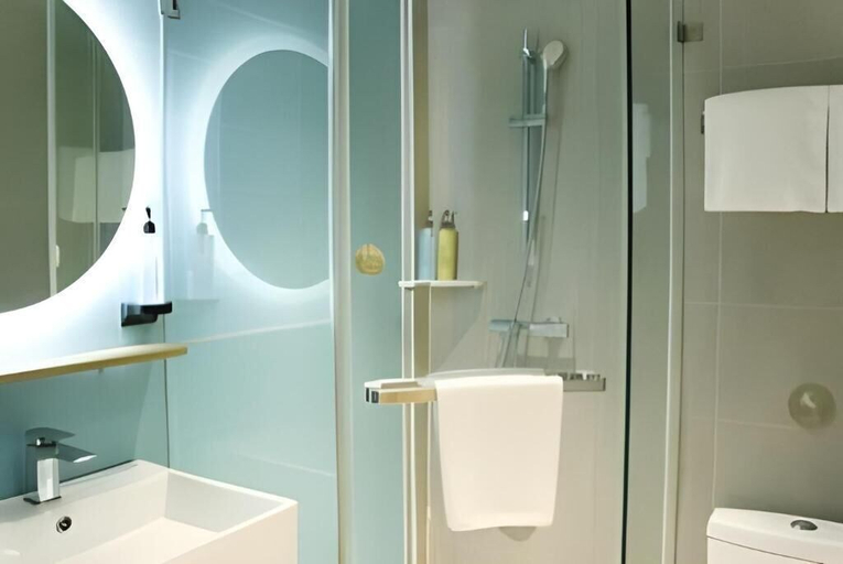 Bathroom 4, Home Inn Qianmen, Beijing