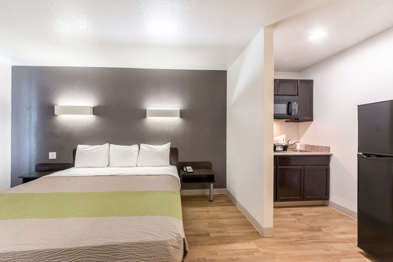 Bedroom 3, Studio 6 San Antonio, TX - Fort Sam Houston Area, Bexar