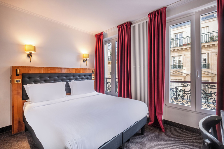 Bedroom 3, Hotel College De France, Paris