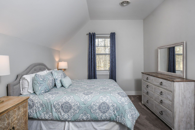 Bedroom 2, Biltmore Chalet by Taylor Made Deep Creek, Garrett