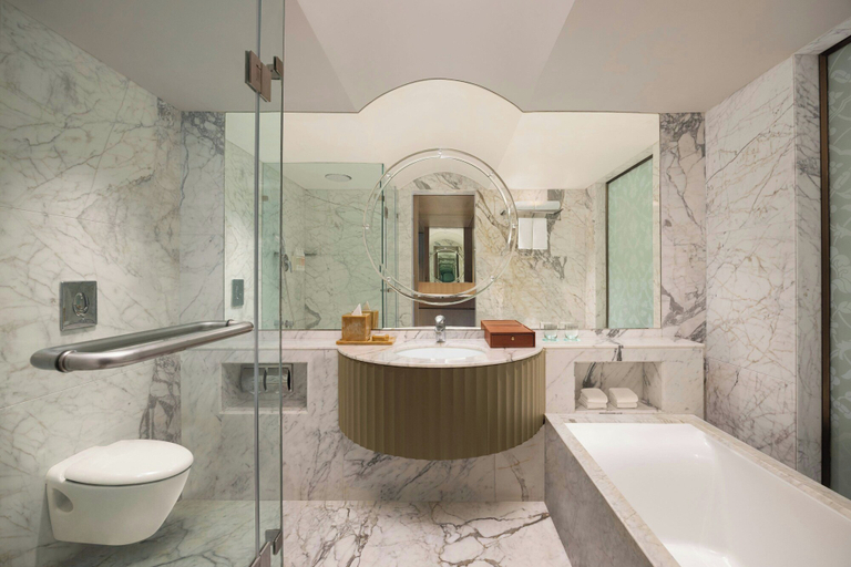 Bathroom 5, Le Meridien Surat, Surat