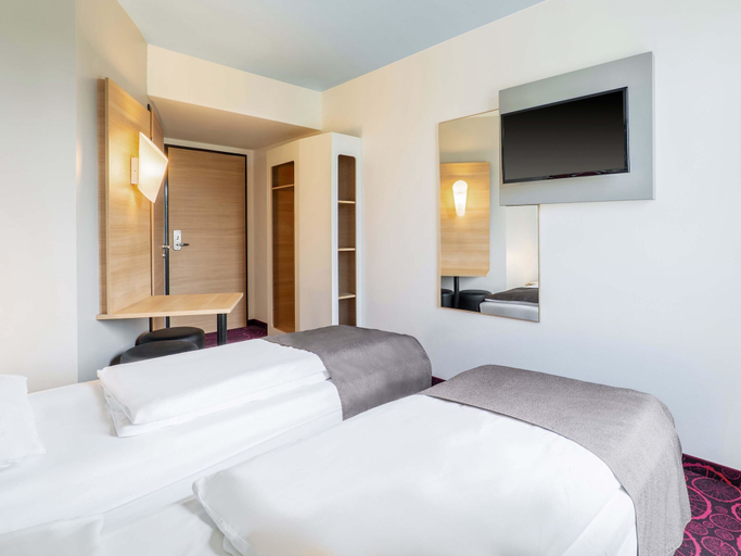 Bedroom 3, B&B Hotel Offenburg-City, Ortenaukreis