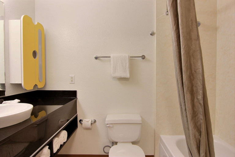 Bathroom 3, Studio 6 Extended Stay - Austin, TX - Midtown, Travis