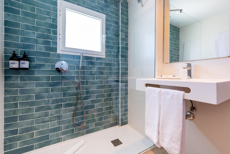 Bathroom 5, Hotel San Fermín by Dorobe, Málaga