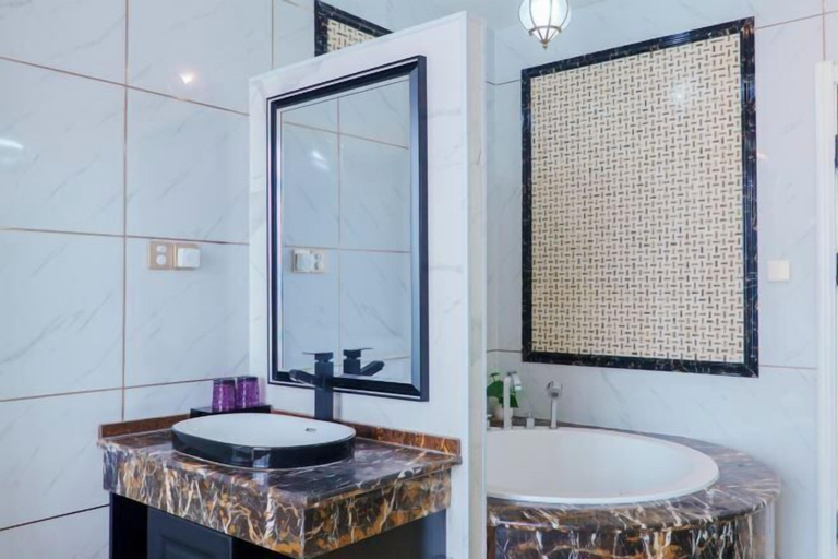 Bathroom 4, Hongji Business Hotel, Jiamusi