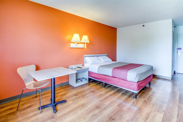 Bedroom 3, Motel 6 Amherst, NY - Buffalo, Erie