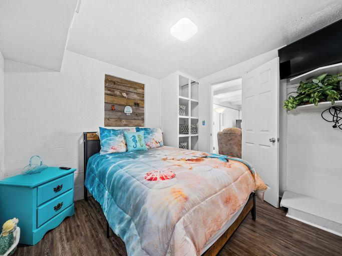 Bedroom 3, Little Cove Resort by Miss Kitty’s, Aransas