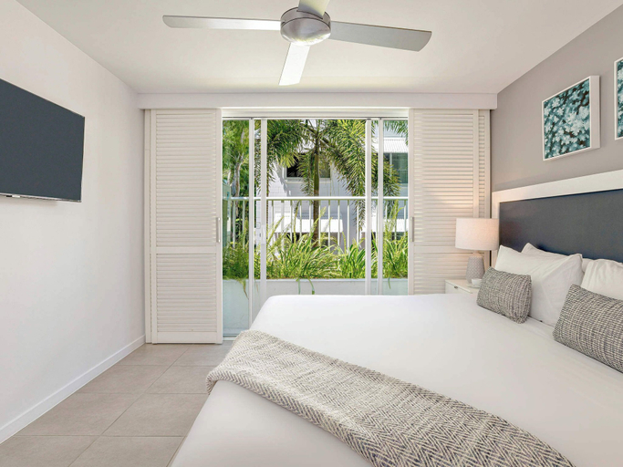 Bedroom 3, Peppers Beach Club, Douglas
