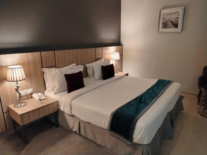 Bedroom 4, Fortis Hotel, Fujairah