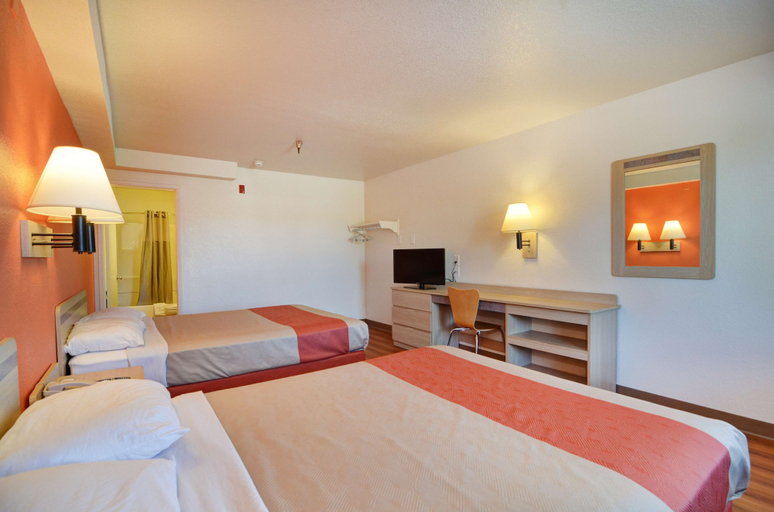 Bedroom 2, Motel 6 Twentynine Palms, CA, San Bernardino