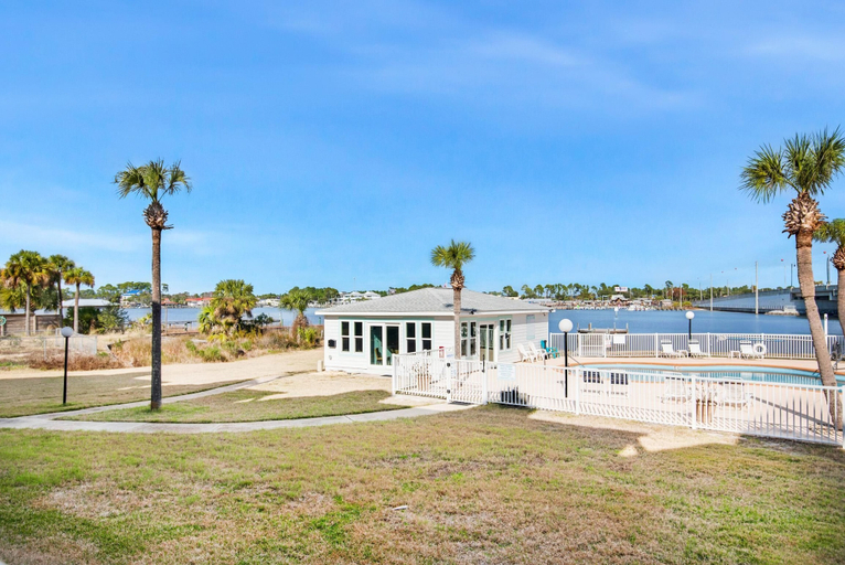 Exterior & Views 2, Crabby Lagoon C104, Bay
