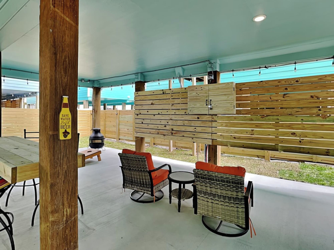Food & Drinks, Living the Beach Life by Silver Sands Vacation Rentals, Nueces