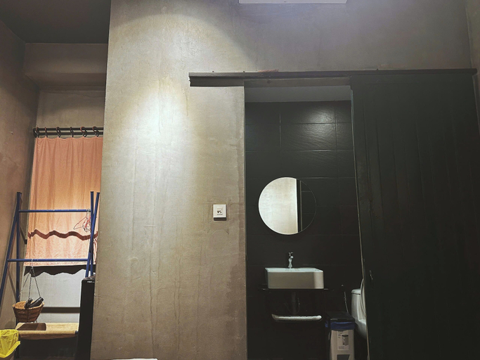 Bathroom 4, La Maison Des Delices, Da Nang