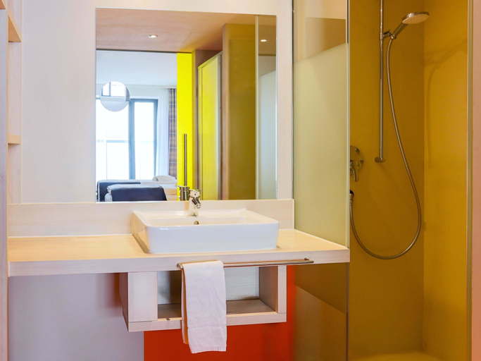 Bathroom 5, B&B Hotel Aalen, Ostalbkreis