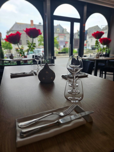Food & Drinks 4, Logis Hotel Loire Hotel - Les Cocottes Restaurant, Maine-et-Loire