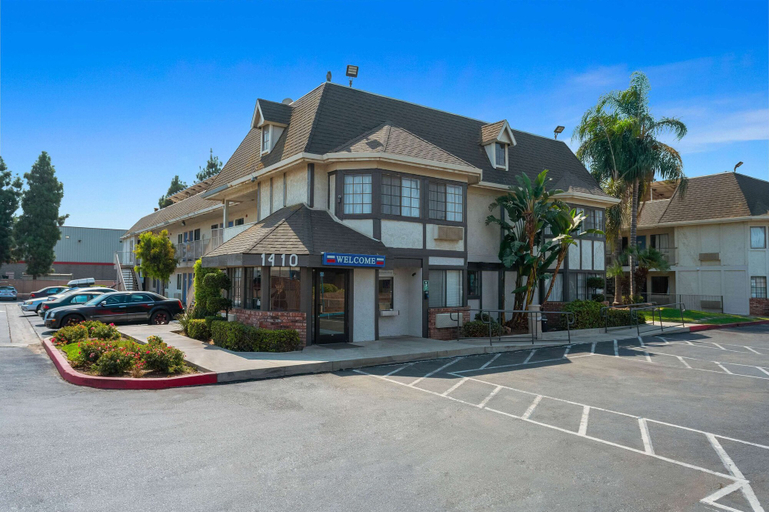 Exterior & Views 2, Motel 6 Merced, CA - North, Merced