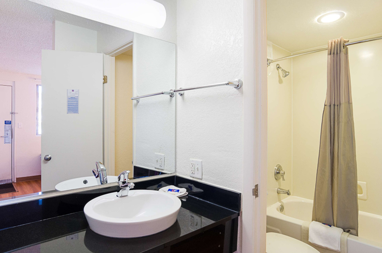 Bathroom 4, Motel 6 Denver, CO – Downtown, Denver