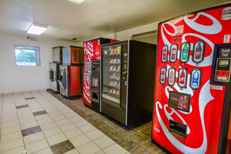 Food & Drinks, Motel 6 Huntsville, TX, Walker