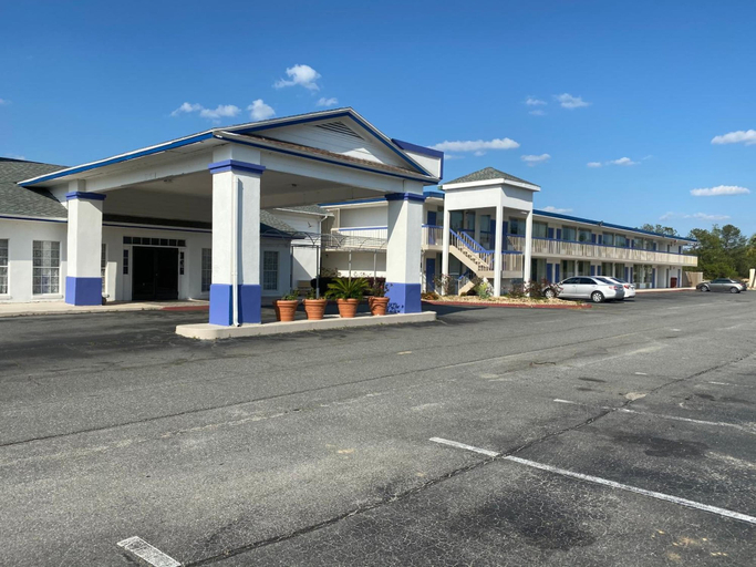 Exterior & Views 2, Motel 6 Marianna, FL, Jackson