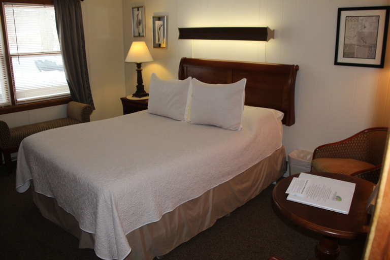 Bedroom 2, All Seasons Inn Corp, Oswego