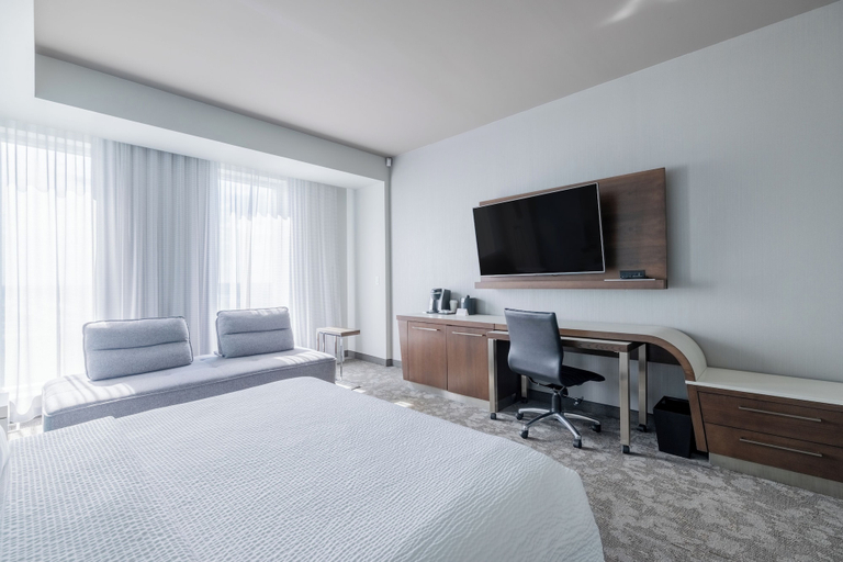 Bedroom 4, Courtyard by Marriott Montreal Brossard, Champlain