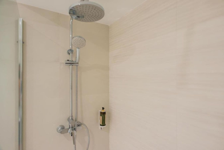 Bathroom 5, 137 Lux Residence, Lisbon