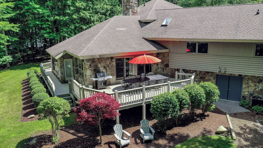 Exterior & Views 2, Johnny Appleseed by Taylor Made Deep Creek, Garrett