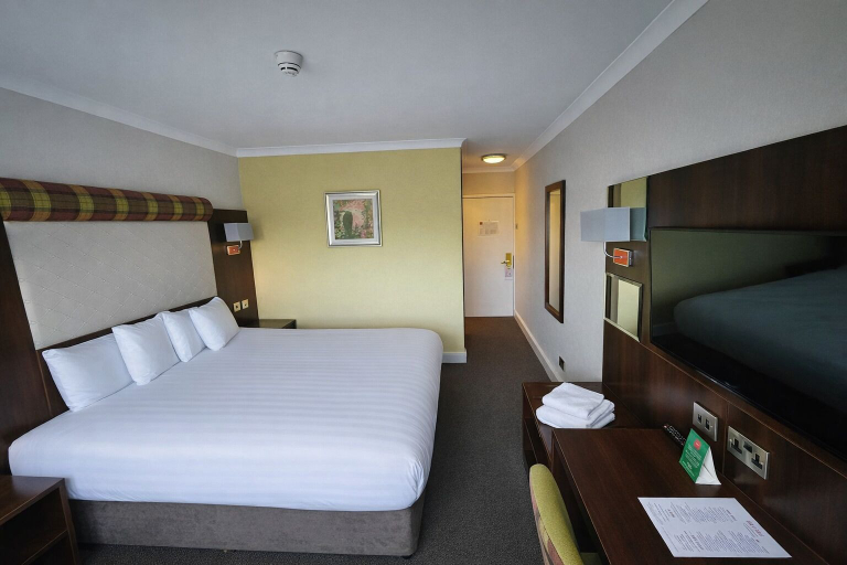 Bedroom 4, Leonardo Inn Glasgow West End, Glasgow