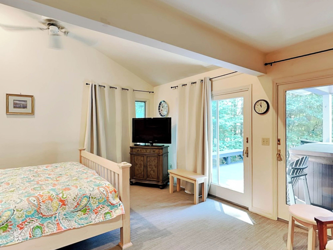 Bedroom 2, Lake Shore by Taylor Made Deep Creek, Garrett