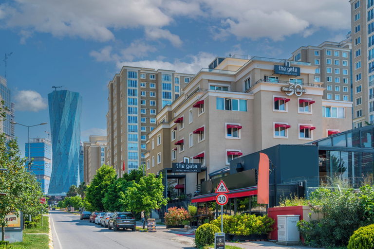 Exterior & Views