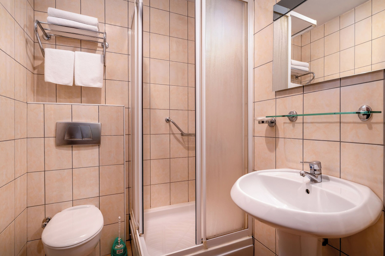 Bathroom 5, Hotel Ozlem Garden - All Inclusive, Manavgat