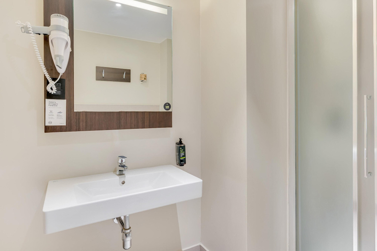 Bathroom 5, B&B Hotel Milano San Siro, Milano