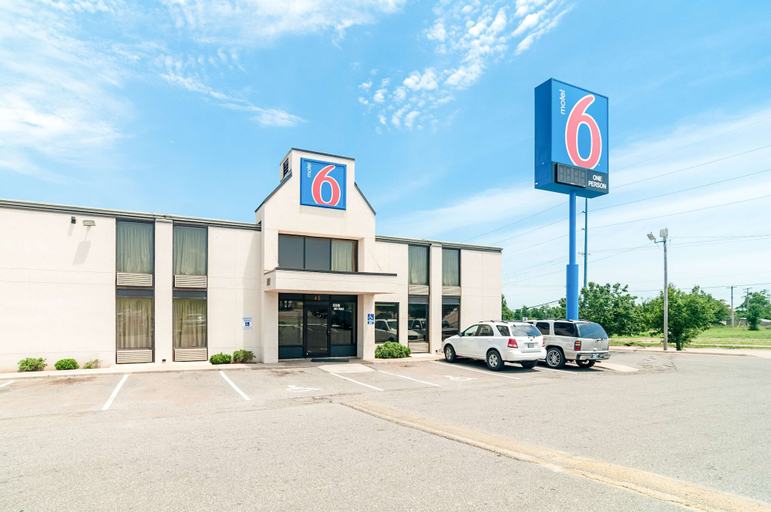 Exterior & Views 2, Motel 6 Oklahoma City, OK - South, Oklahoma
